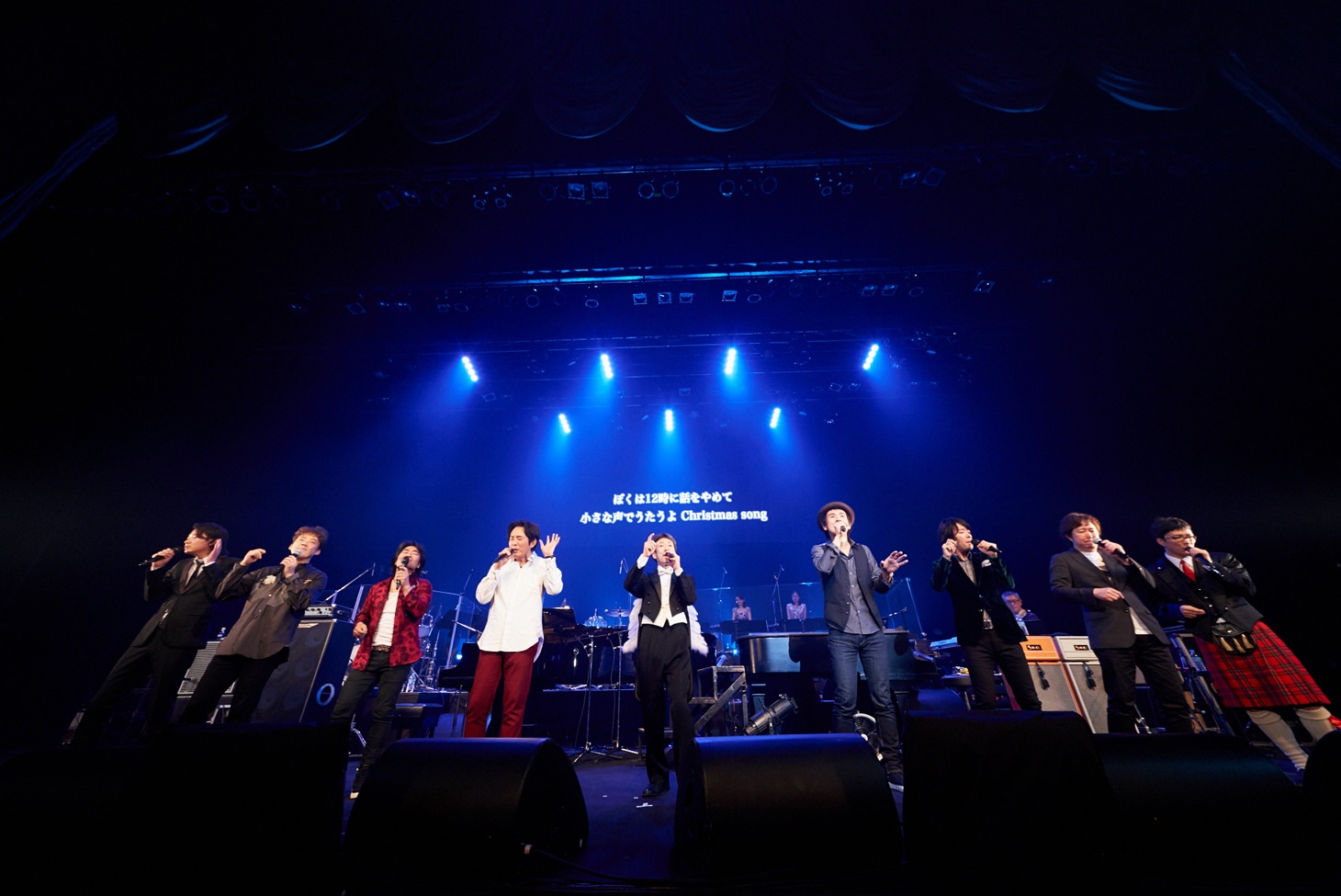 KAN「芸能生活29周年記念 特別感謝活動年 Final Kegimental Live『ロックンロールに拿捕（だほ）されて』」の様子。
