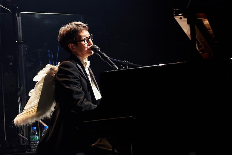 芸能生活29周年のKAN、名曲ありコントありの3時間超えライブ - 音楽  