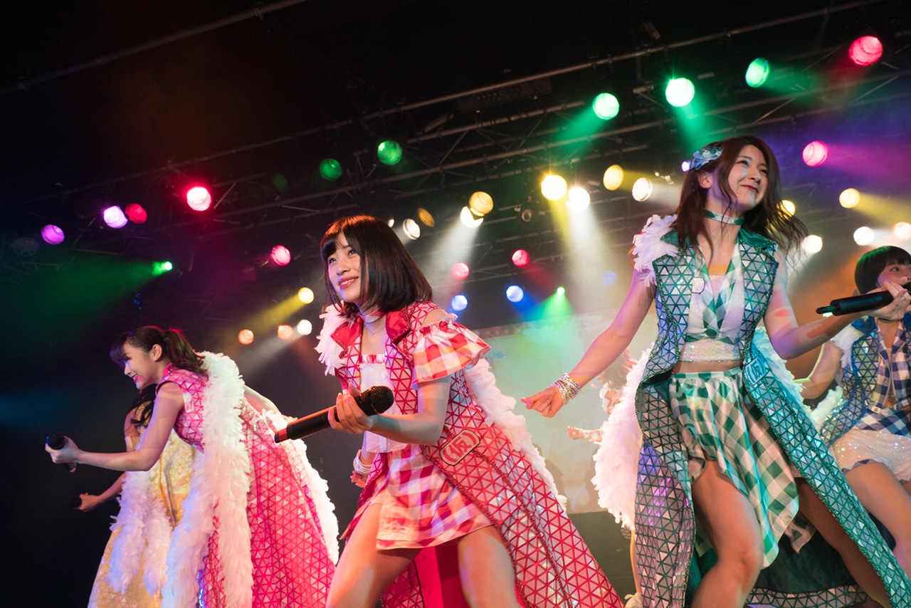 アップアップガールズ（仮）「ライブハウスツアー2017 アップアップガールズ（仮）∞ Lives Change & Evolution」東京・新宿BLAZE公演の様子。（写真提供：YU-Mエンターテインメント）