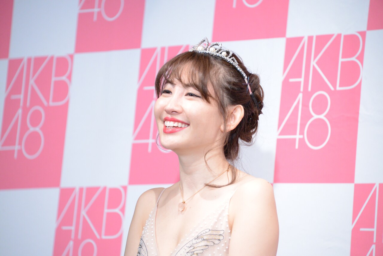 小嶋陽菜 - 小嶋陽菜がAKB48を卒業、同期の峯岸に向けて「お先に失礼し