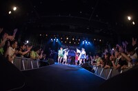 「MODERN ANARKIMIZM TOUR 2017」最終公演の様子。