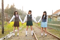 ハコイリ▽ムスメの新メンバー。左から戸羽望実、寺島和花、塩野虹。