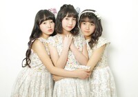 ハコイリ▽ムスメの新メンバー。左から塩野虹、戸羽望実、寺島和花。