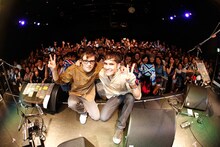 スコット＆リバース「ニマイメデショウ」の様子。（photo by Yoshika Horita）