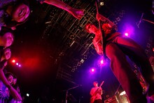 スコット＆リバース「ニマイメデショウ」の様子。（photo by Yoshika Horita）