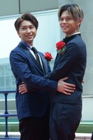 美女と野獣になりきるコーイチとカイ。