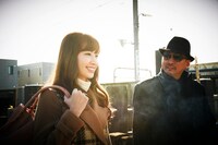 小嶋陽菜と横山剣。