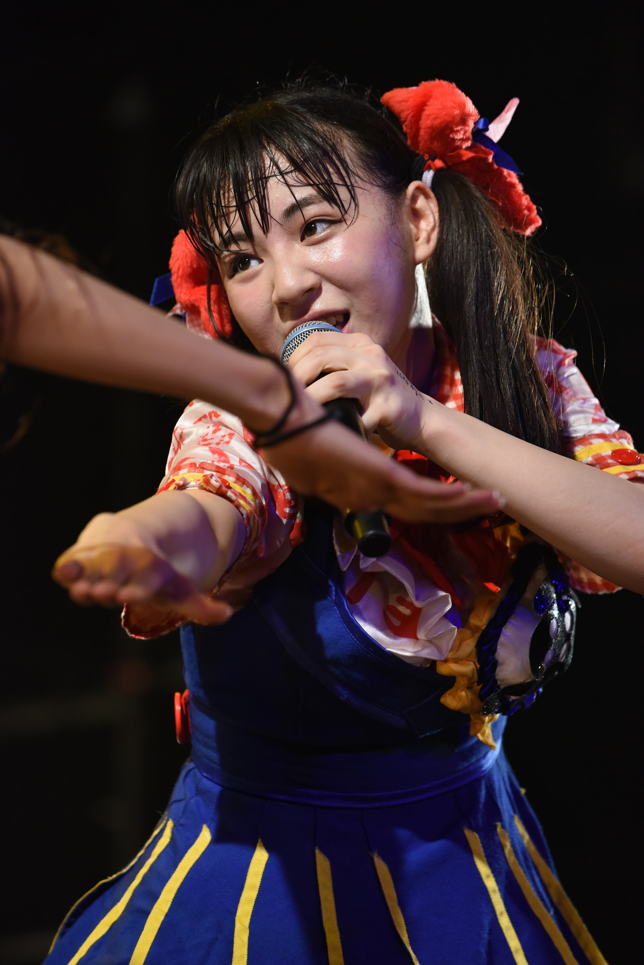 東理紗