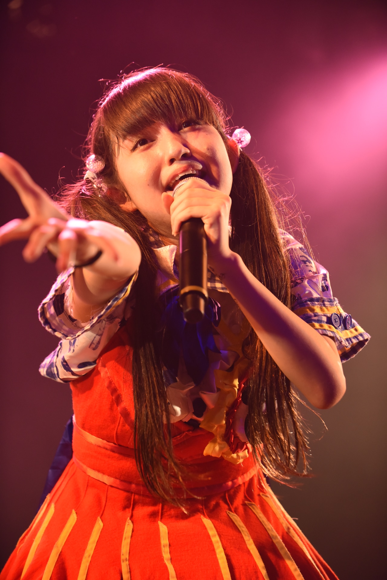 西井万理那