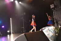 「またな！」と言いながらステージを去る生ハムと焼うどん。