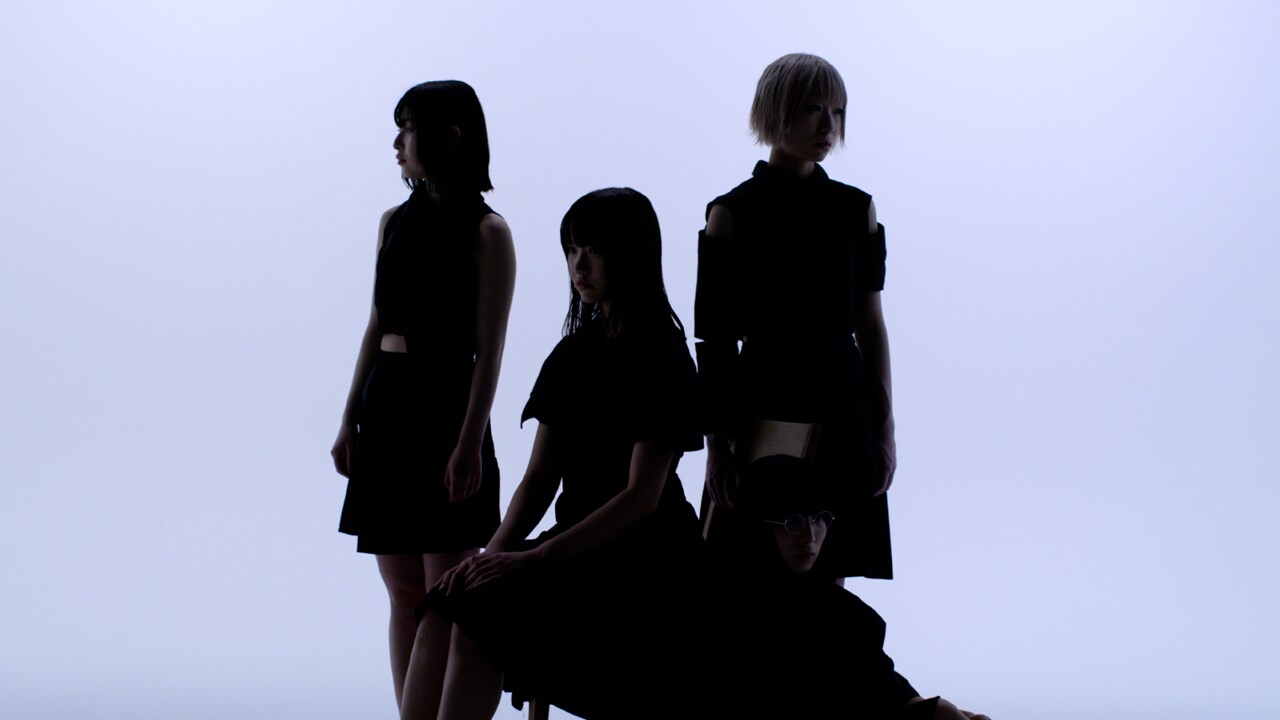 Maison book girl「sin morning」ミュージックビデオのワンシーン。