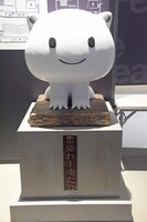 東京・Zepp DiverCity公演のロビーに設置された「忠猫わーすた公」。