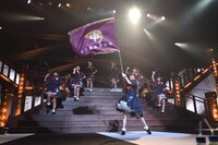 人気画像10位は「エビ中ツアー『今、君とここにいる』初日、4thアルバム全曲披露で新たな一歩」より、「私立恵比寿中学 IDOL march HALLTOUR 2017～今、君とここにいる～」初日公演の様子。