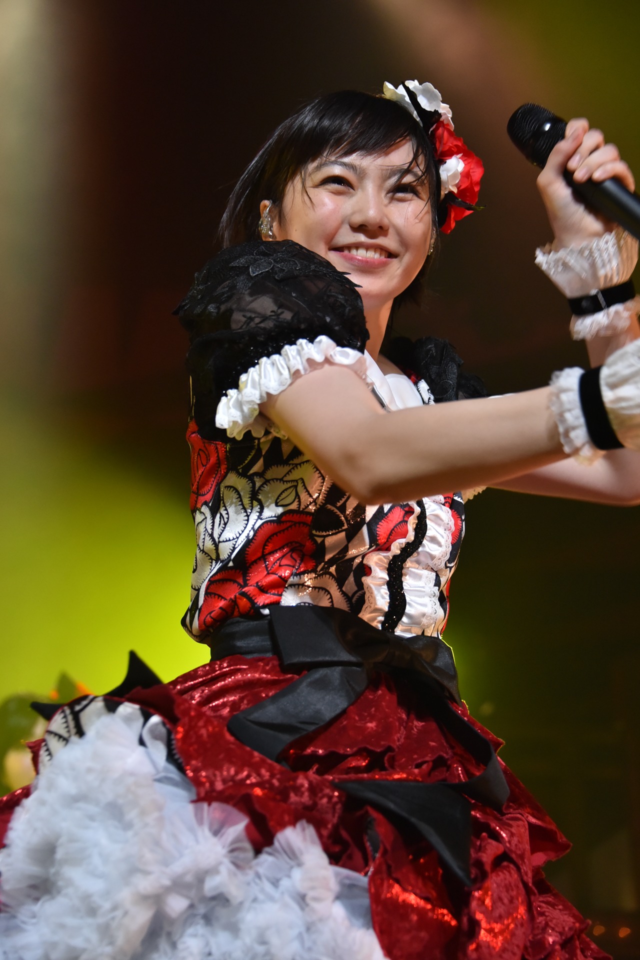 安本彩花
