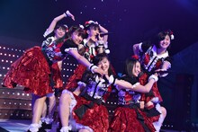 「私立恵比寿中学 IDOL march HALLTOUR 2017～今、君とここにいる～」初日公演の様子。