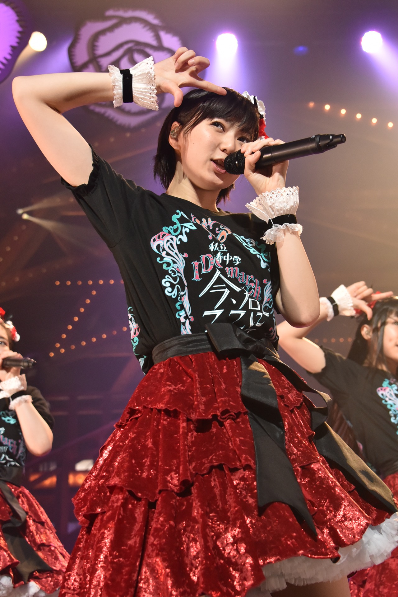 安本彩花