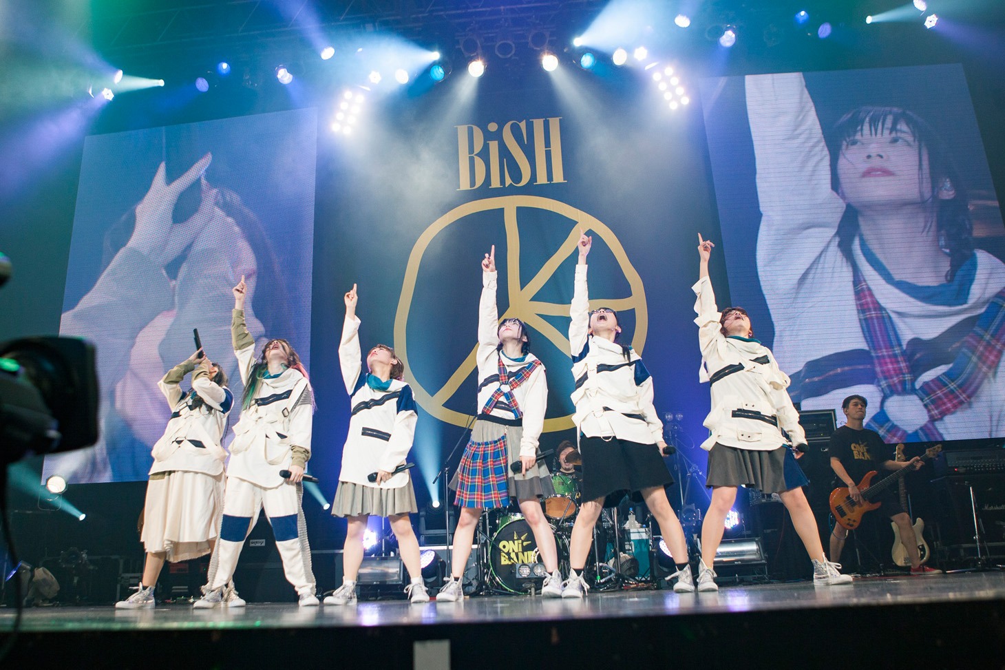 「BiSH NEVERMiND TOUR」の様子。