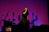 「阿部真央らいぶNo.7」ファイナル東京国際フォーラム ホールA公演の様子。（撮影：緒方秀美）