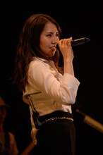 「阿部真央らいぶNo.7」ファイナル東京国際フォーラム ホールA公演の様子。（撮影：緒方秀美）