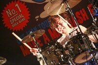 ペギ（Dr, Cho）（Photo by watanabe 'kool' syo）