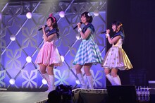 「Tokyo 7th シスターズ 3rd Anniversary Live 17'→XX -CHAIN THE BLOSSOM- in Makuhari Messe」の様子。