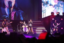 「Tokyo 7th シスターズ 3rd Anniversary Live 17'→XX -CHAIN THE BLOSSOM- in Makuhari Messe」の様子。