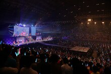 「Tokyo 7th シスターズ 3rd Anniversary Live 17'→XX -CHAIN THE BLOSSOM- in Makuhari Messe」の様子。