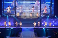 「Tokyo 7th シスターズ 3rd Anniversary Live 17'→XX -CHAIN THE BLOSSOM- in Makuhari Messe」の様子。