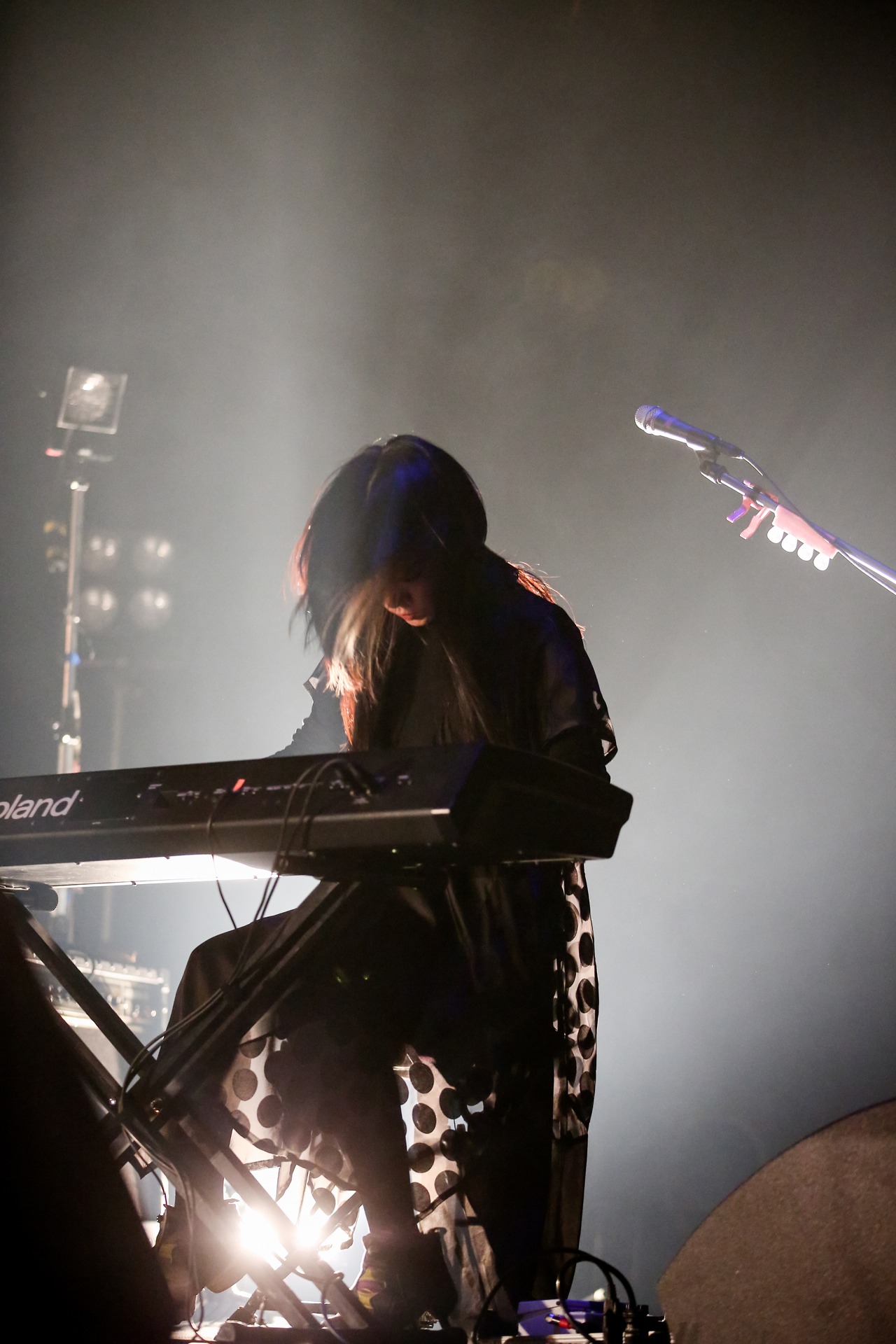 キーボードを弾くあーちゃん（G）。（Photo by Viola Kam [V'z Twinkle]）