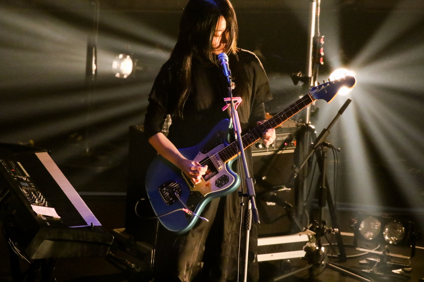 あーちゃん（G）（Photo by Viola Kam [V'z Twinkle]）