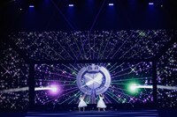 「ClariS 1st 武道館コンサート ～2つの仮面と失われた太陽～」の様子。