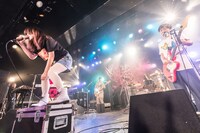 大森靖子と神聖かまってちゃん。（Photo by Masayo）