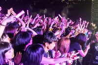 「キチ編」での大森靖子のライブの様子。（Photo by Masayo）