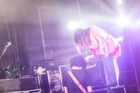 「キチ編」での大森靖子のライブの様子。（Photo by Masayo）
