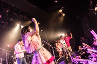 大森靖子と神聖かまってちゃん。（Photo by Masayo）