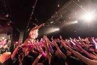 「キチ編」での大森靖子のライブの様子。（Photo by Masayo）