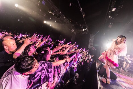 「ガイア編」での大森靖子のライブの様子。（Photo by Masayo）