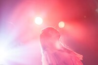 「ガイア編」での大森靖子のライブの様子。（Photo by Masayo）