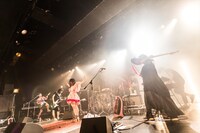 「ガイア編」での大森靖子のライブの様子。（Photo by Masayo）