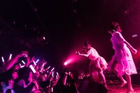 左から大森靖子、あの。（Photo by Masayo）