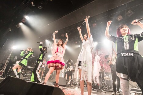 大森靖子とゆるめるモ！（Photo by Masayo）