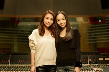 左からMay J.、宮本笑里。