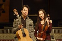 左から沖仁、宮本笑里。