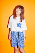 「WEARTHEMUSIC」アロハシリーズを着用した北澤ゆうほ(G, Vo)。