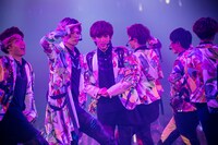 「超ネバギバDANCE」のパフォ―マンスの様子。