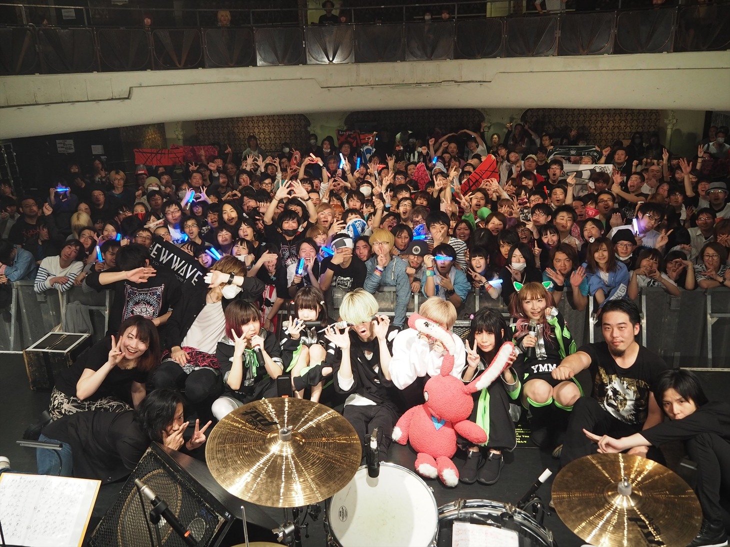 終演後に撮影された、ゆるめるモ！とミオヤマザキの記念写真。（写真提供：You'll Records）