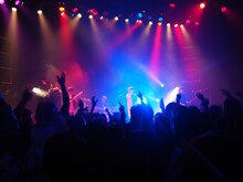 ミオヤマザキのライブの様子。（写真提供：You'll Records）