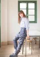 「遥か遠くに見えていた今日」先着購入者特典のポスター（TSUTAYA）。