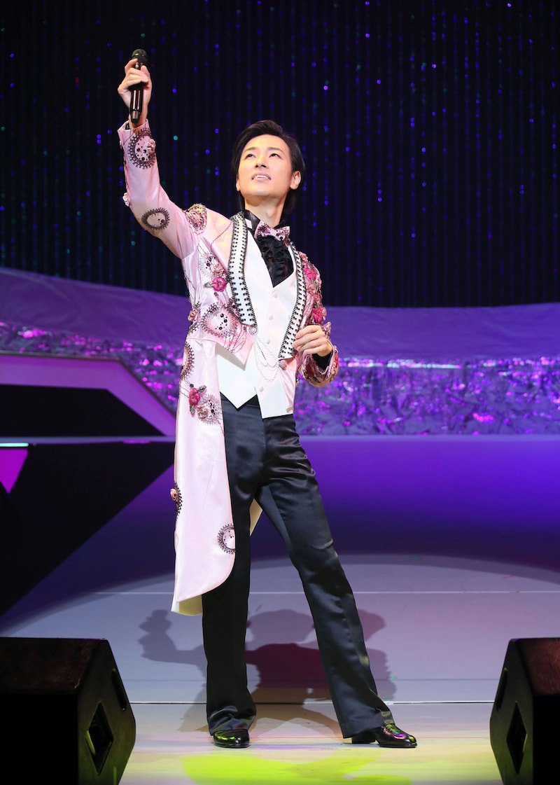 山内惠介（写真提供：ビクターエンタテインメント）