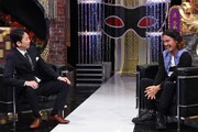 左から有吉弘行、TAKE（FLOW）。(c)日本テレビ